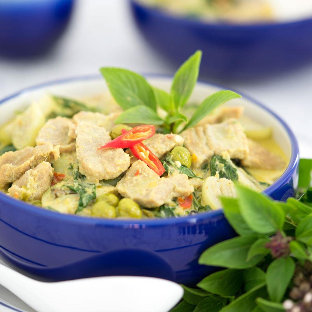 How To Make Thai Green Curry (Gaeng Keow Wan)